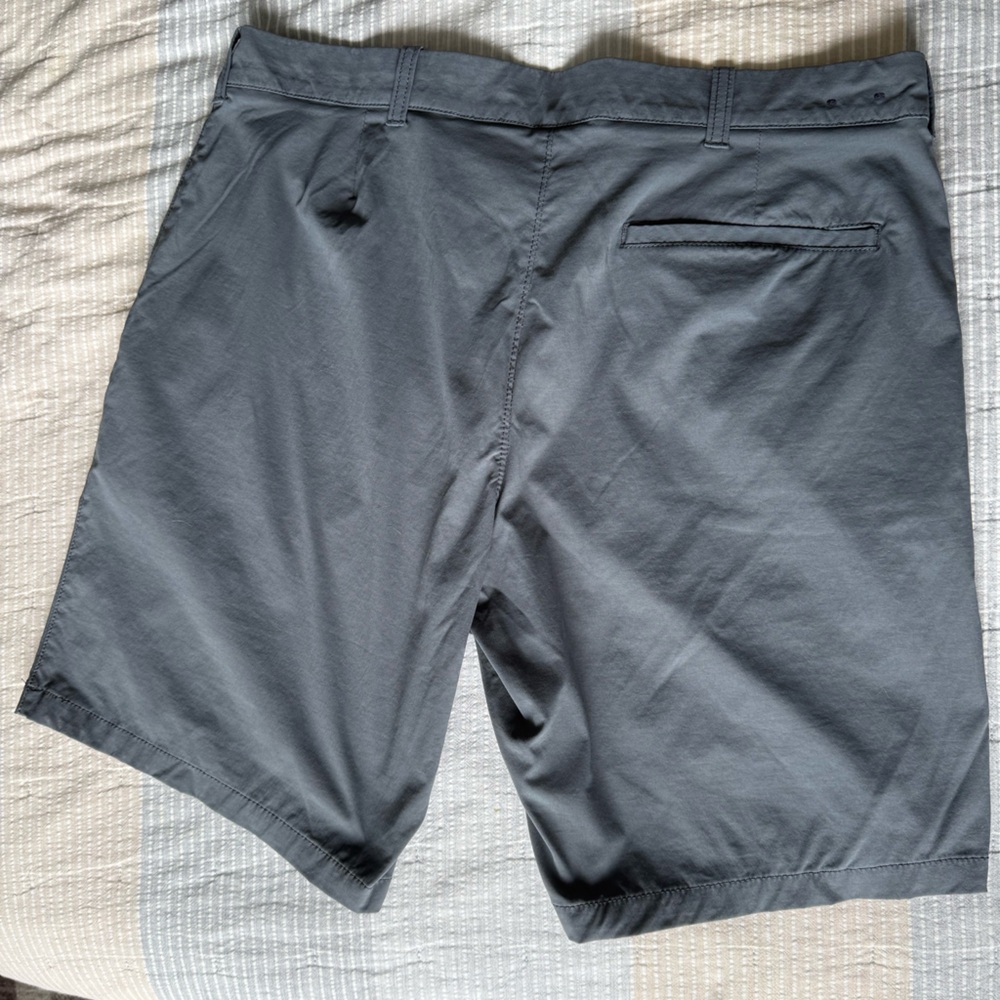 J. Crew Men’s 9” Flex Gramercy Chino Short - Picture 2 of 5